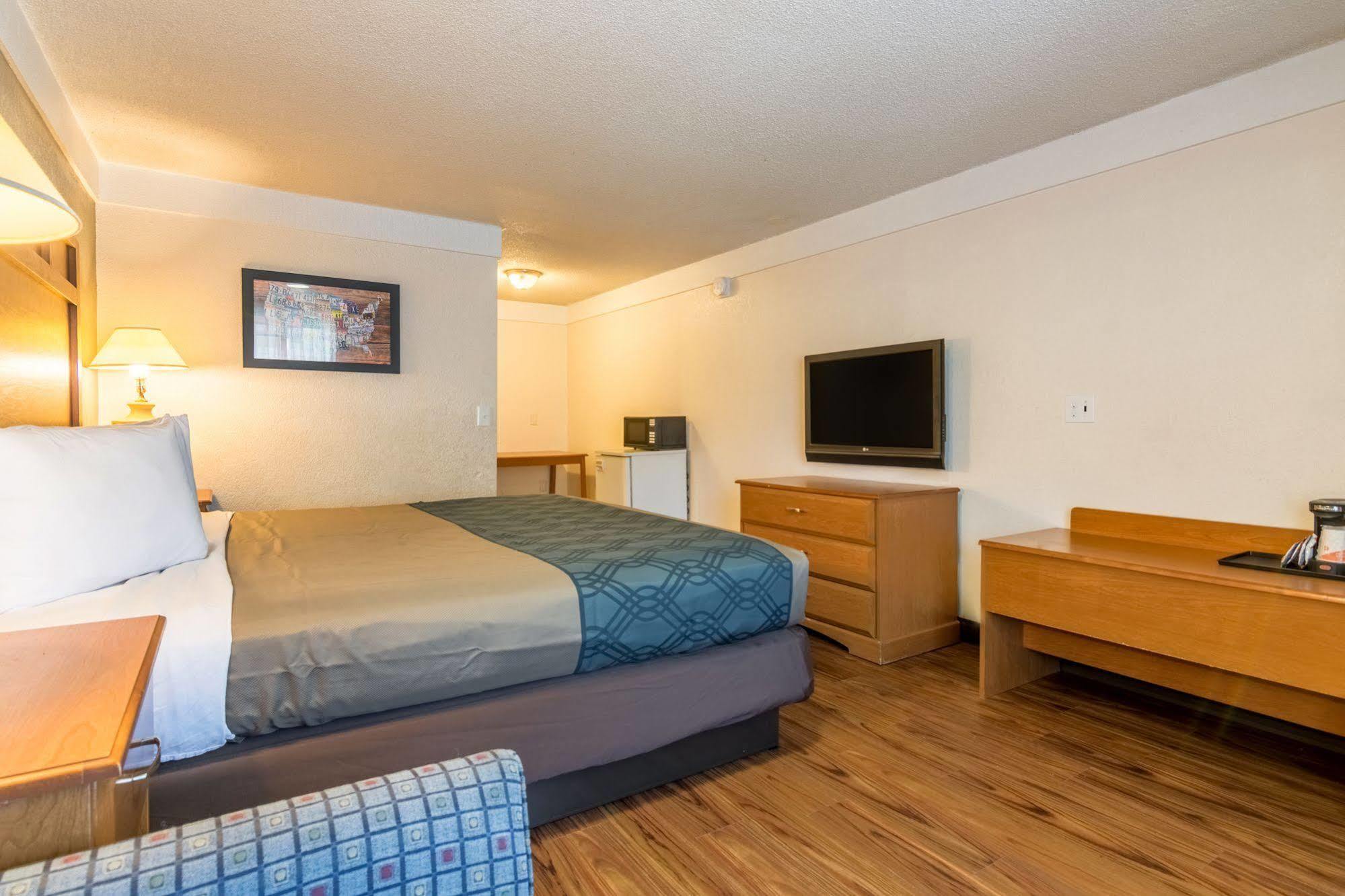 Econo Lodge - Gastonia Eksteriør billede